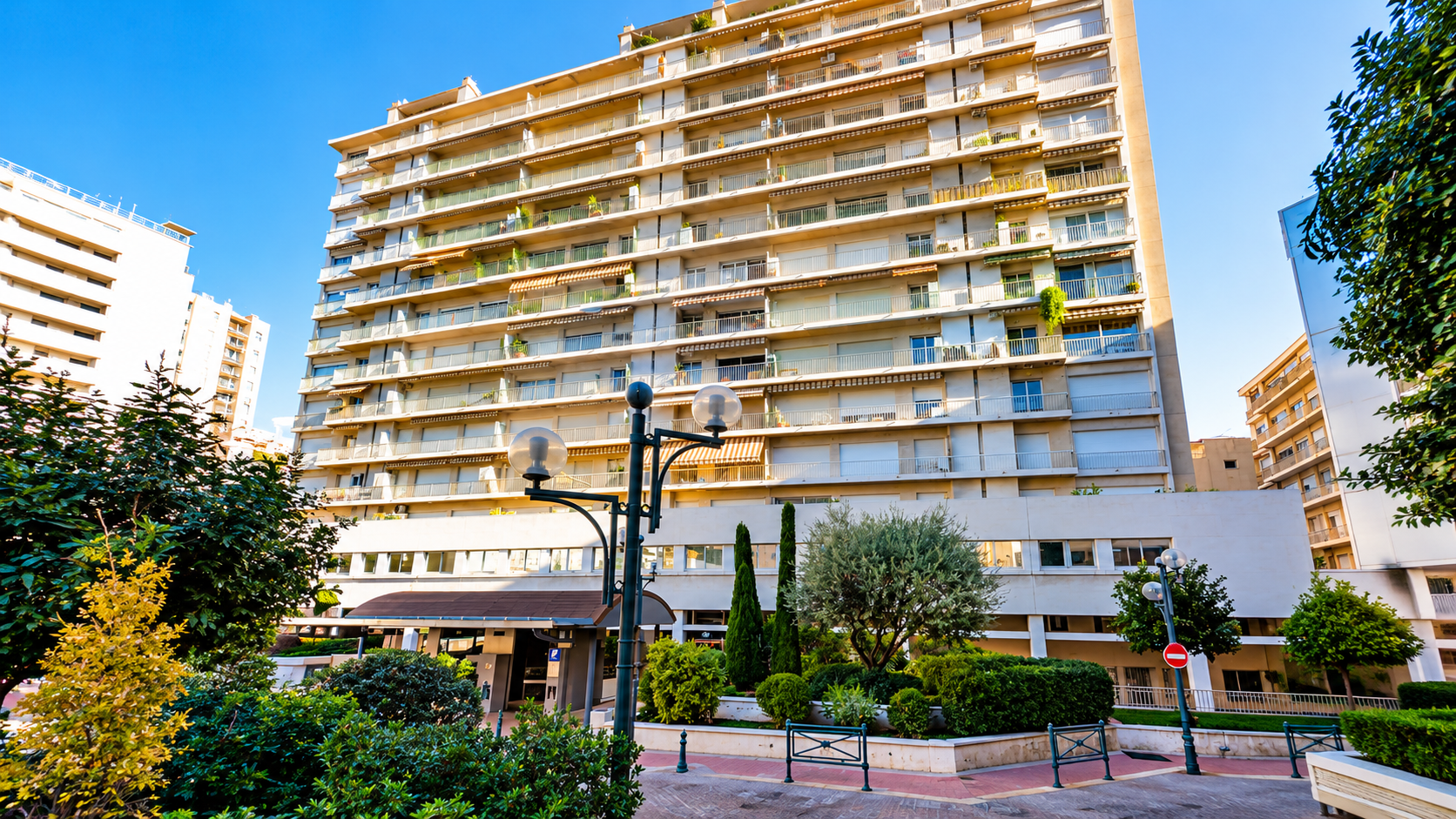 Rear of the Le Shangri-La building in Monaco